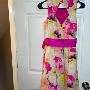Beautiful summer dress worn once.